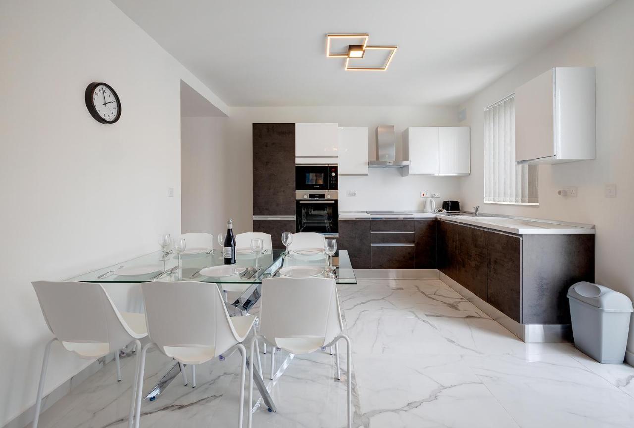 Stylish 2Br Apartment In Central St Julians San Giuliano Esterno foto