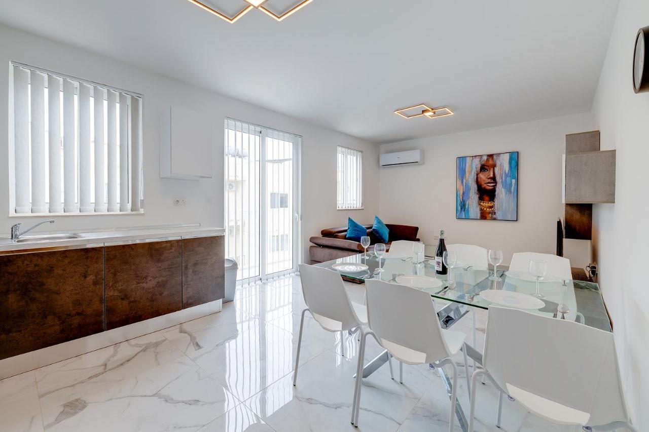 Stylish 2Br Apartment In Central St Julians San Giuliano Esterno foto