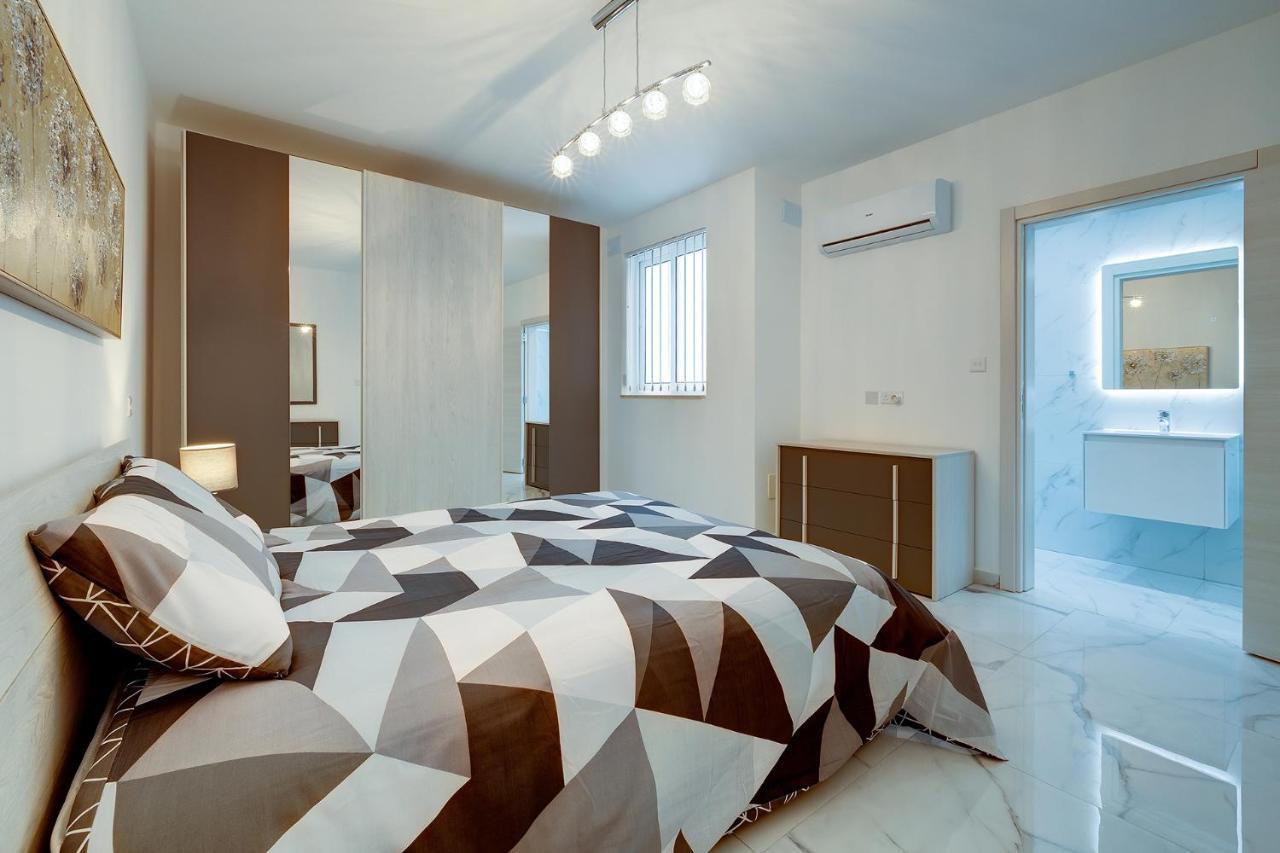 Stylish 2Br Apartment In Central St Julians San Giuliano Esterno foto