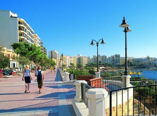 Stylish 2Br Apartment In Central St Julians San Giuliano Esterno foto